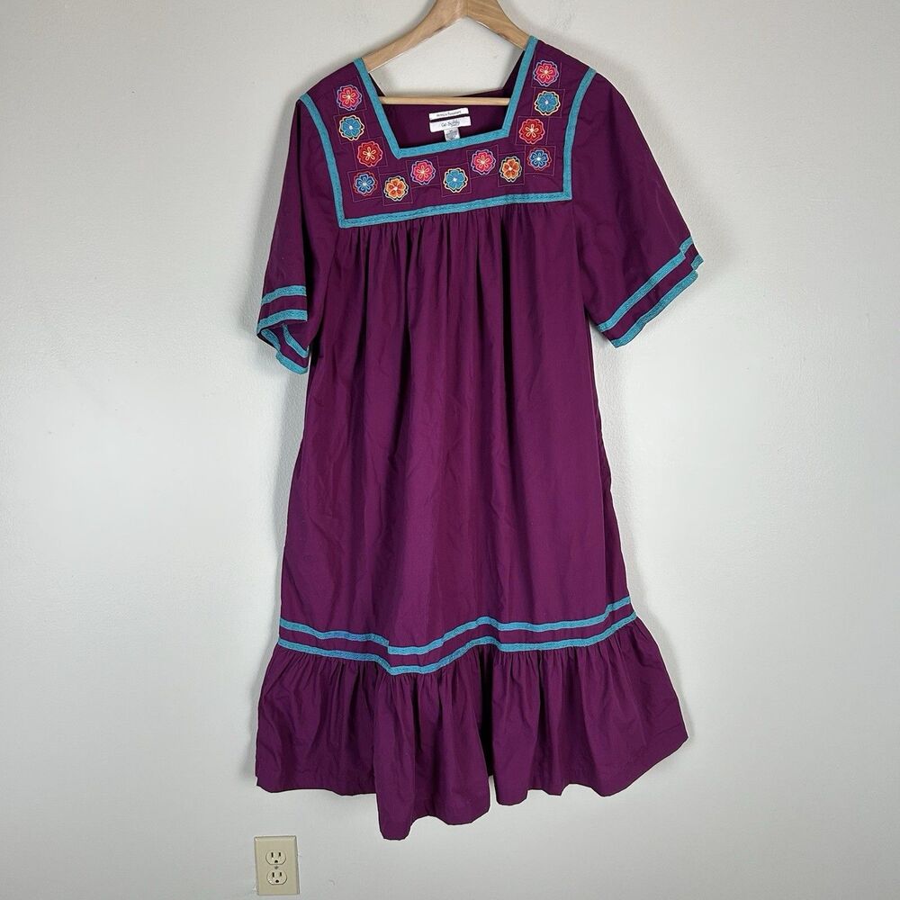 Go Softly Patio Dress Size M Long Trapeze Swing Square Neck Embroidered Wrinkle
